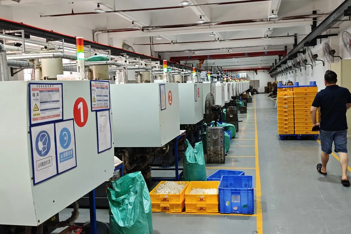 Injection molding and production workshops