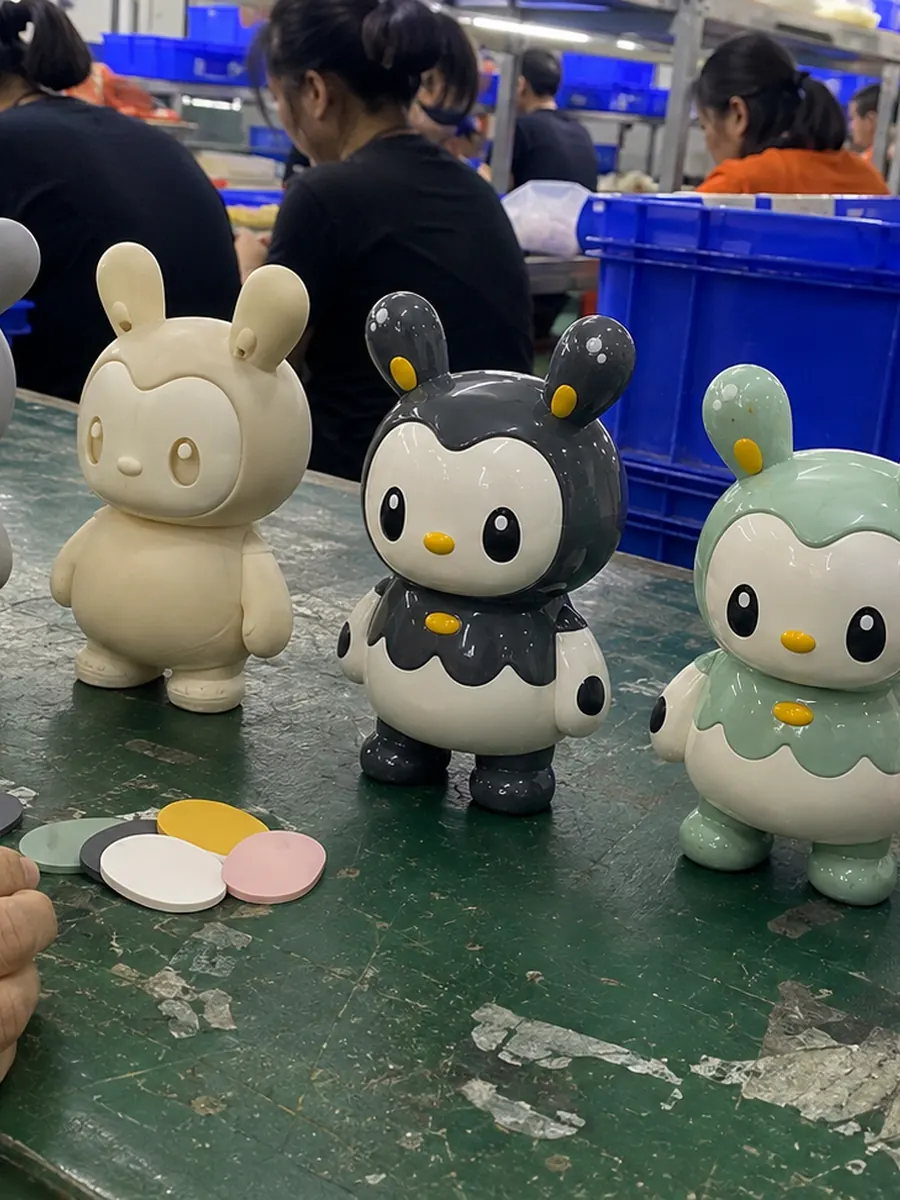 designer-toy-series-editions-and-colorways-under-review